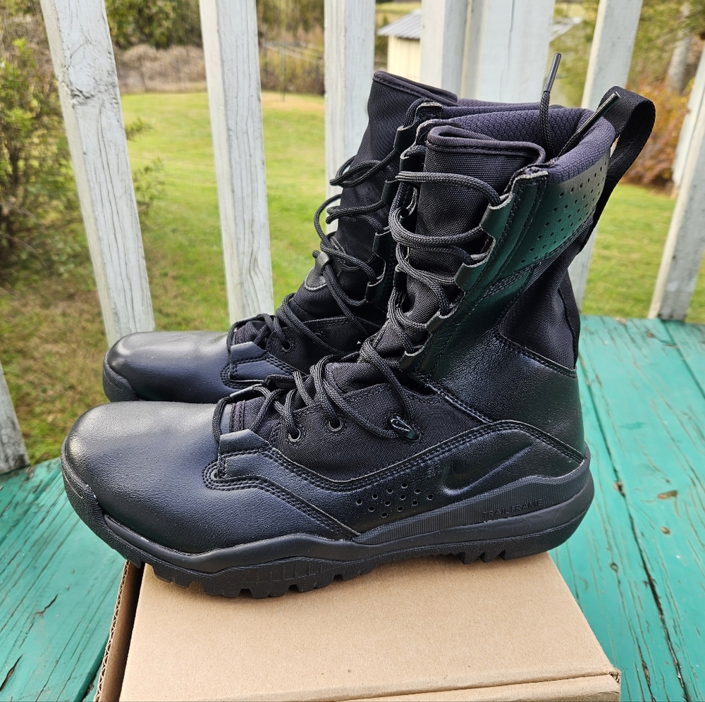 Nike SFB Field 2 8" Boots